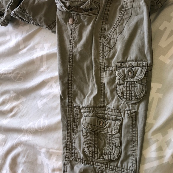 Aeropostale Capris/Bermuda’s - Picture 4 of 8